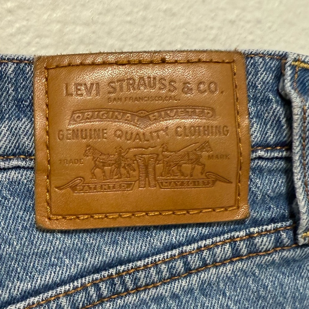 Levi's Women's Ribcage Straight Ankle Jeans Medium Wash Size 29 - Picture 7 of 8